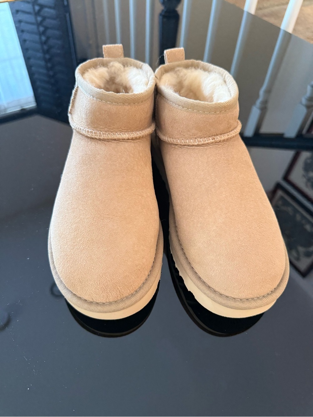 🆕 🪇UGG🪇 W Classic Ultra Mini Sand Women's Boots - Size 6